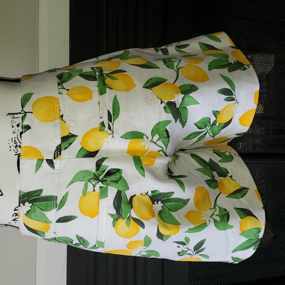 NWOT Isaac Mizrahi Bright White Lemon & White Floral Sailor Print Shorts Size 8 - Picture 6 of 16
